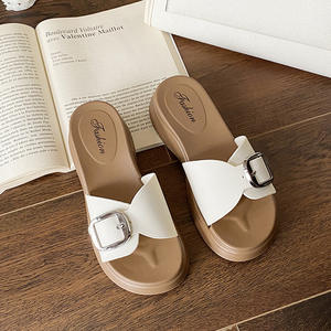 Sandales d'extérieur polyvalentes antidérapantes à bout ouvert et semelle épaisse en PVC pour femme, collection Printemps 2026 - Product Image 5