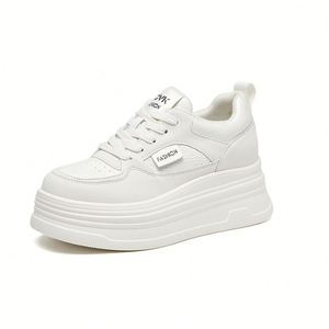 Baskets blanches élégantes et décontractées pour femmes, toutes saisons, avec talon compensé de 8 cm, en microfibre respirante, semelle épaisse, style mocassins - Product Image 2
