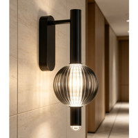 Applique murale moderne en verre côtelé vertical, lampe murale de chevet de luxe pour chambre à coucher, hôtel, villa, lumière décorative murale, OEM ODM personnalisable disponible