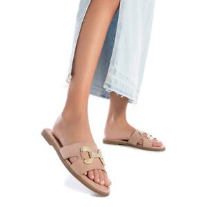 Zapatillas Planas para Mujer Xti 142938 Doradas con Detalle de Hebilla con Pedrería - Product Image 5