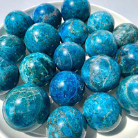 Sphère de cristal d'apatite bleue naturelle, boule de pierre précieuse polie, pierre de guérison Reiki Chakra pour collection de cristaux