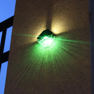 Nouvelle applique murale solaire LED d'extérieur avec certification BSCI IP65 étanche pour l'éclairage nocturne des paysages, cours et patios - Product Image 2