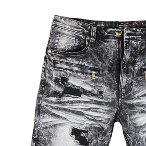 Shorts de Mezclilla de Alta Calidad con Diseño Desgarrado y Reparado, Shorts de Mezclilla Estilo Biker, Ajustados, Elásticos, de Algodón con Paneles a Rayas - Product Image 4