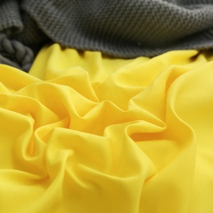 Barato amarillo sólido Color puro en blanco una sábana plana una funda nórdica dos <span class=keywords><strong>fundas</strong></span> de almohada 4 Uds sábana juego de cama - Product Image 5