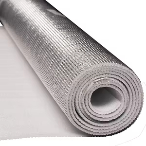Rollo de espuma EPE de estilo de diseño industrial más vendido con película de aluminio <span class=keywords><strong>para</strong></span> aislamiento térmico de techo con propiedad de aislamiento térmico - Product Image 1