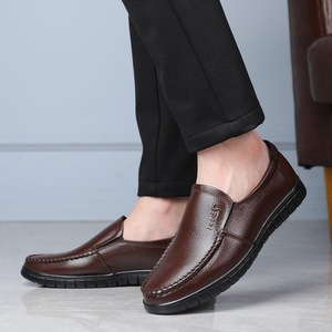 Chaussures bateau en cuir pour hommes à enfiler, bout rond, semelle intermédiaire en EVA, motif uni, semelle extérieure en caoutchouc souple, chaussures de conduite décontractées pour l'automne - Product Image 3