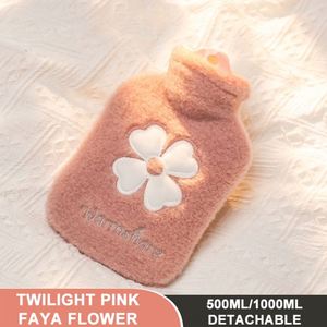 Bouteille d'eau chaude de 500 ml/1000 ml avec housse pour soulager les crampes menstruelles, les douleurs au cou, aux épaules et aux pieds - Product Image 3