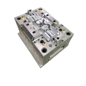 Oferta Especial: Molde de Inyección de Plástico para Carcasas de Routers Industriales, Diseño Personalizado por el Fabricante YIOT - Product Image 1