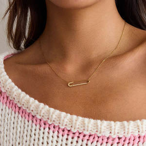 Collares de joyería fina personalizados de acero inoxidable 316L, chapados en oro PVD de 14K y 18K, con colgantes de circonita con clip para mujer. - Product Image 1