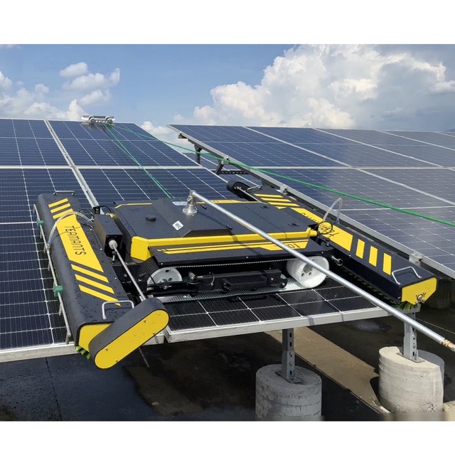 Anti-fall Solar Panel Cleaning Machine Brush Robot Automatic with Safe Operations High-Precision Sensors.