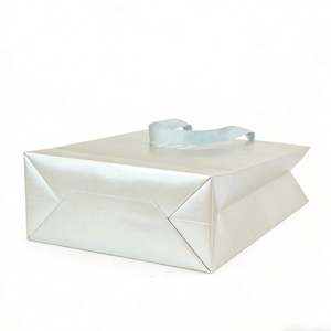 Bolsas de Papel Especial Plateado Personalizables con Asas, Reciclables para Regalos, Accesorios Pequeños y Compras - Product Image 3