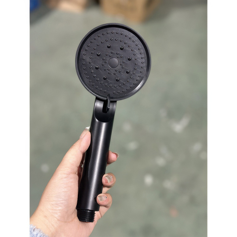 สีดำสว่างเต็มรูปแบบ