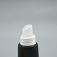 Tube souple cosmétique à fond plat avec embout festonné et trou de suspension, pour baume à lèvres, emballage cosmétique, bouchon à vis en PE, sérigraphie