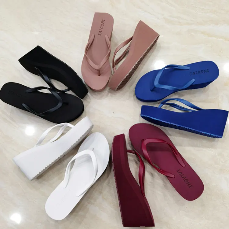 Hot selling new flip flops slippers Women's summer solid color sandals 7.5cm beach slippers