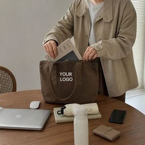 Sac fourre-tout réutilisable en toile de coton avec impression de logo personnalisé, écologique et recyclable pour les trajets quotidiens - Product Image 1