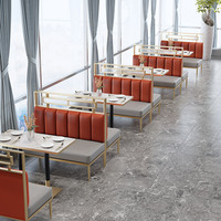 En gros, ensemble table et chaises de restaurant occidental en fer forgé de luxe léger, avec banquette murale simple à thème et ensemble table et chaises