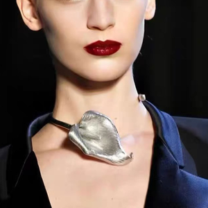 Exaggerated Metal Calla <strong>Lily</strong> Flower Collar <strong>Necklace</strong> for Women Fashion Floral Accessories Trend Party Dinner Jewelry - Product Image 2