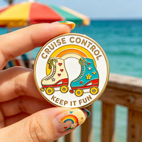 Promotion : Pin's en émail rond en métal, motif patin à roulettes et chaussure de dessin animé arc-en-ciel, vente en gros, souvenir de club de patinage, cadeau, pin's de revers personnalisés