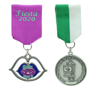 Médaille <span class=keywords><strong>en</strong></span> alliage de <span class=keywords><strong>zinc</strong></span> avec impression UV, collier à cordon, moulage sous pression, forme personnalisée, thème animal/croix ange, gravure pour l'occasion de Noël - Product Image 1