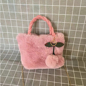 Bolso Bandolera de Piel Sintética con Diseño de Cereza y Cadena Moderna, de Gran Capacidad, con un Lindo Diseño de Dibujos Animados - Product Image 5
