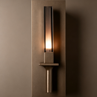 Applique Murale Moderne Minimaliste en Acier avec Verre Rectangulaire pour Hôtel, Chevet, Couloir, Entrée – Luminaire Décoratif