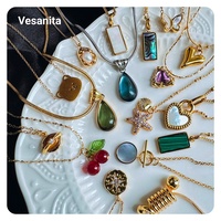 Venta al por mayor de moda colgante encanto hipoalergénico impermeable no deslustre 18K chapado en oro joyería collar de acero inoxidable para las mujeres