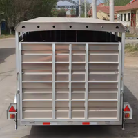 Remorque de transport d'animaux et de bétail de 5 tonnes à 3 essieux avec cadre d'escalade pratique