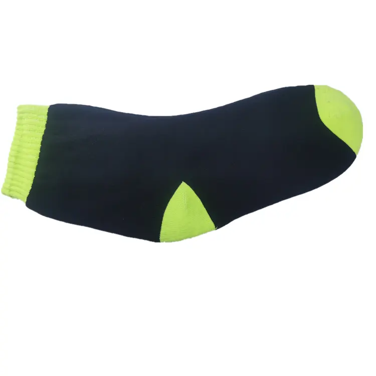 Custom logo anti-slip sport crew socks waterproof hiking socks made in china