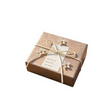 Boîte à bonbons en cuir avec fleurs de perles exquises, boîte cadeau souvenir couleur cuivre-brun, boîte d'emballage cadeau style Ins