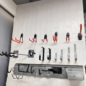 Gancio da Garage Resistente con Sgancio Automatico |   Supporto da Parete Multiuso con Pulsante di Rilascio Rosso - Product Image 4
