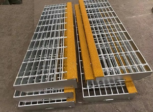 Marche d'escalier antidérapante FRP Edge pour une sécurité et un confort accrus dans les escaliers - Product Image 4