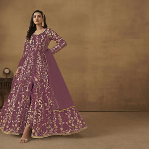 Robe Anarkali exquise en tissu papillon avec broderie multi-fils et Jari, entièrement brodée au dos, tendance indienne et pakistanaise - Product Image 1
