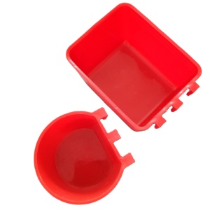 Bebedero Cuadrado de Plástico para Pollos, Palomas y Codornices, Modelo PH117 - Product Image 1
