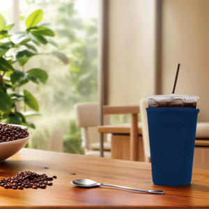 Porta Cervezas de Neopreno Aislado de 12oz con Cierre de Cremallera, Plegable e Impermeable, con Diseño de Dibujos Animados y Logotipo Personalizado - Product Image 2