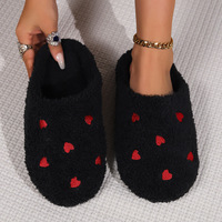 Liefdeshart geborduurde pluche katoenen pantoffels, zachte warme binnenhuispantoffels voor dames, Valentijnscadeau slippers