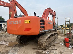 รถขุดตีนตะขาบ HITACHI ZX350 มือสองจากญี่ปุ่น ขนาด 35 ตัน พร้อมปั๊ม Kawasaki เกียร์ Isuzu เครื่องยนต์ 6HK1 สำหรับงานขุดหินในเหมือง - Product Image 1