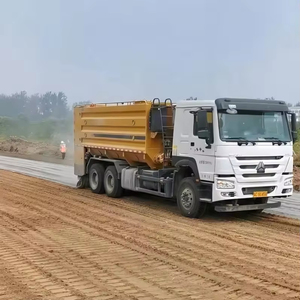 Camión de mantenimiento de pavimento multifuncional XKC203 para reparación de carreteras con bomba y motor de componentes básicos - Product Image 5