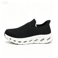 Chaussures de sport personnalisées avec logo coloré, fournitures d'usine très demandées. Ces chaussures conviennent à la marche quotidienne et à un usage décontracté.