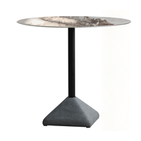 Table de salle à manger ronde contemporaine pour café et restaurant, avec base en terrazzo, poteau en acier laminé à froid et plateau en panneau de haute densité fini par pulvérisation émaillée