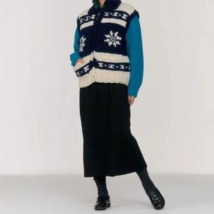 <span class=keywords><strong>Cardigan</strong></span> Senza Maniche in Maglia Jacquard <span class=keywords><strong>con</strong></span> <span class=keywords><strong>Collo</strong></span> <span class=keywords><strong>a</strong></span> <span class=keywords><strong>Scialle</strong></span> e Zip Frontale, Alta Qualità, <span class=keywords><strong>con</strong></span> Tasche - Product Image 5