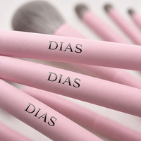 Ensemble de 8 pinceaux de maquillage professionnels roses, vegan, à poils synthétiques doux et sans cruauté, avec manche en bois, marque privée, directement de l'usine OEM