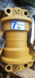 PC40 PC200 PC300 PC360 Excavator Guide <strong>Track</strong> <strong>Roller</strong> Excavator <strong>Track</strong> <strong>Bottom</strong> <strong>Roller</strong> Down <strong>Roller</strong> - Product Image 4