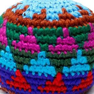 Pelota de Hacky Sack Multicolor Hecha a Mano al por Mayor, Pelota de Fútbol Personalizada OEM, Pelota de Malabarismo Tejida Resistente, Ahira Sports - Product Image 3
