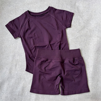 Set Yoga Wanita Seamless Terlaris, Atasan Pendek Crop Top, Celana Pendek Olahraga Pinggang Tinggi, Bahan Bernapas Cepat Kering, Set Fitness Olahraga