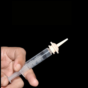 Jeringa de silicona ecológica e impermeable para alimentación de mascotas, con tetina, para cachorros y gatitos recién nacidos, inyector de líquidos y patrón sólido. - Product Image 5