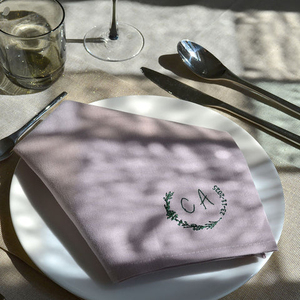 Serviettes de table en coton et lin brodées sur mesure avec logo pour les commandes en gros de traiteur pour conférences et événements - Product Image 1