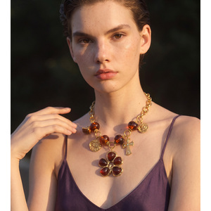 JINYOU 4498 Herbst-Bernstein-Blumen-Anhänger-Halskette 18K Vergoldete Edelstahl-Kette als Geschenk - Product Image 5