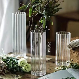 Vases à fleurs cylindriques <span class=keywords><strong>en</strong></span> <span class=keywords><strong>verre</strong></span> et cristal à rayures verticales transparentes extra larges contemporaines pour la décoration intérieure de mariage - Product Image 1