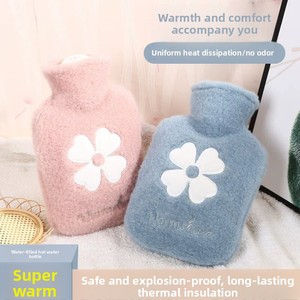 <span class=keywords><strong>Bolsa</strong></span> de Agua <span class=keywords><strong>Caliente</strong></span> de Felpa con Diseño de Trébol, Material de PVC Antiexplosión y Antiescaldaduras, <span class=keywords><strong>para</strong></span> Calentar <span class=keywords><strong>el</strong></span> <span class=keywords><strong>Vientre</strong></span> y las Manos - Product Image 3