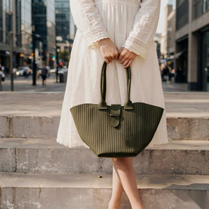 Bolsos de Mano Plegables, Impermeables y Duraderos de 1-1.9L, Tejidos con Tecnología Flyknit, para Mujer, Portátiles, Casuales, de Hombro, para Compras y Trabajo - Product Image 1